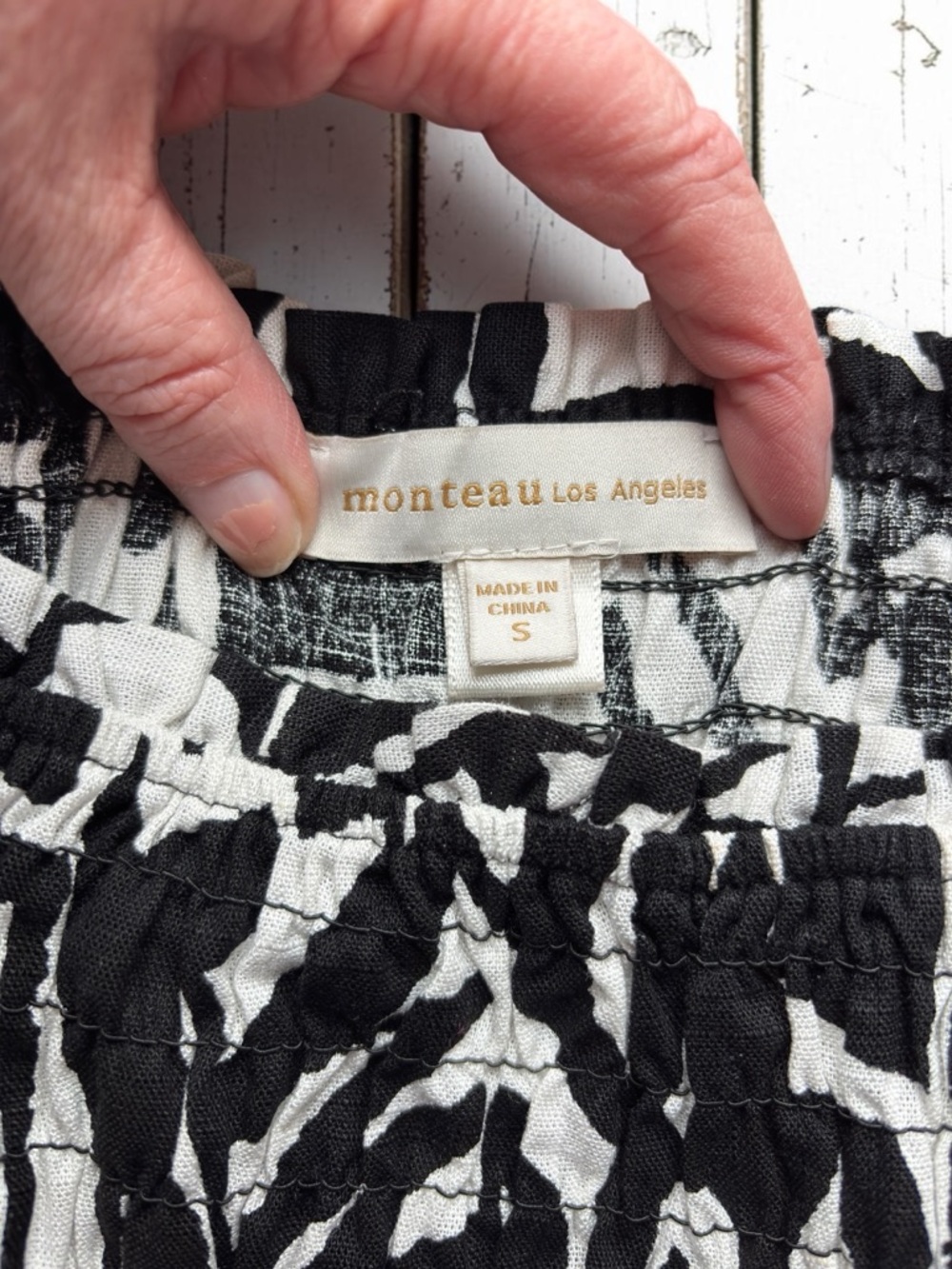 Monteau Black & White Puff Sleeve Smocked Crop Top Size Small - Picture 4 of 11